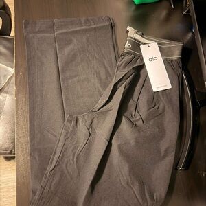 Brand new ALO Yoga women’s  Charcoal Joggers